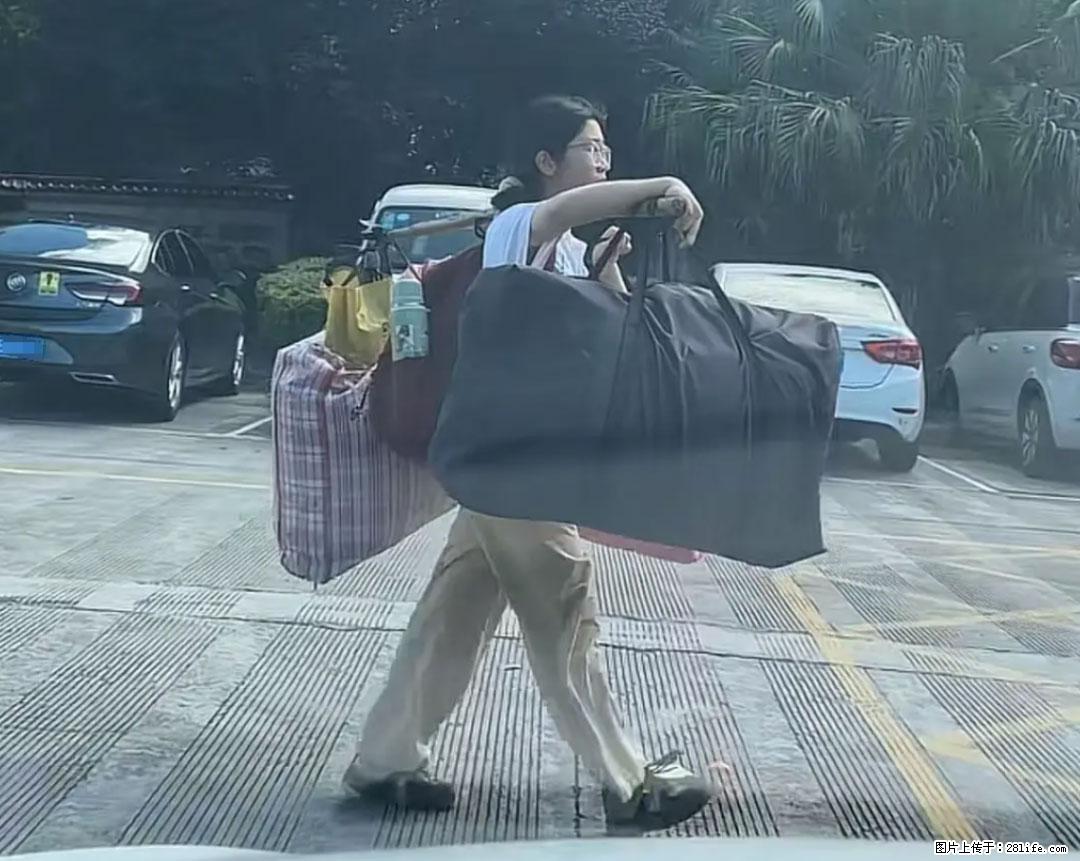 全网追的“扁担女孩”，找了一份暑假工，时薪12元 - 山南生活资讯 - 山南28生活网 sn.28life.net